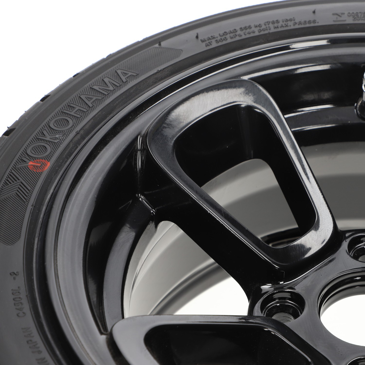 YOKOHAMA A539 175/50R13 TYRES – WP25093BLK